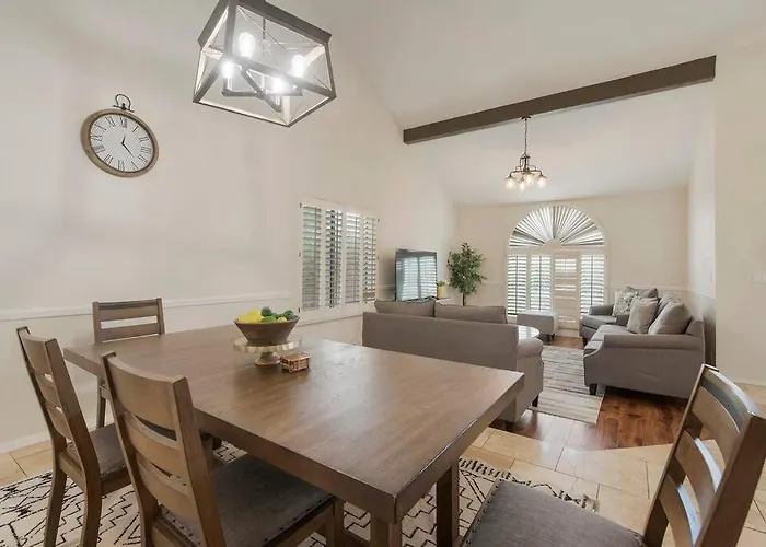 Scottsdale Retreat,heated Pool, Game & More! Holiday home
